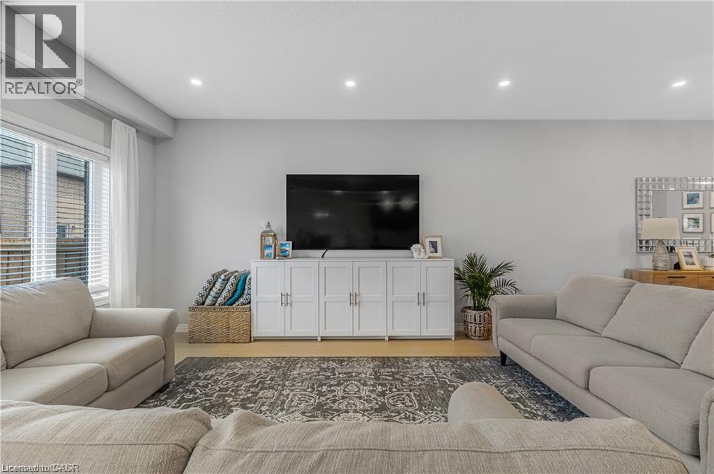 62 BETHUNE Avenue - 21
