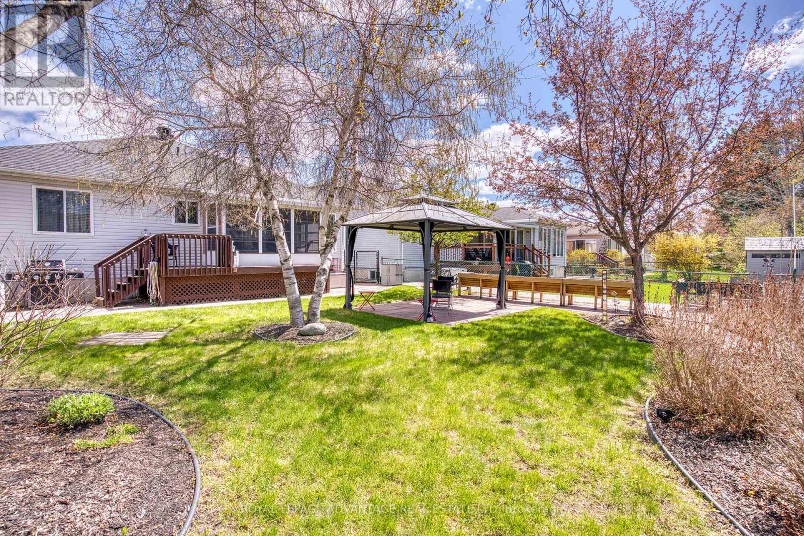 58 DECARIA BOULEVARD - 35