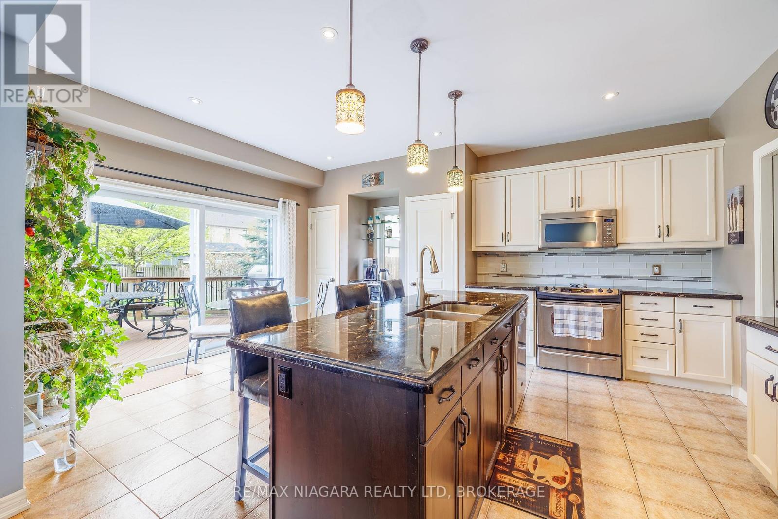 5744 JAKE CRESCENT - 11