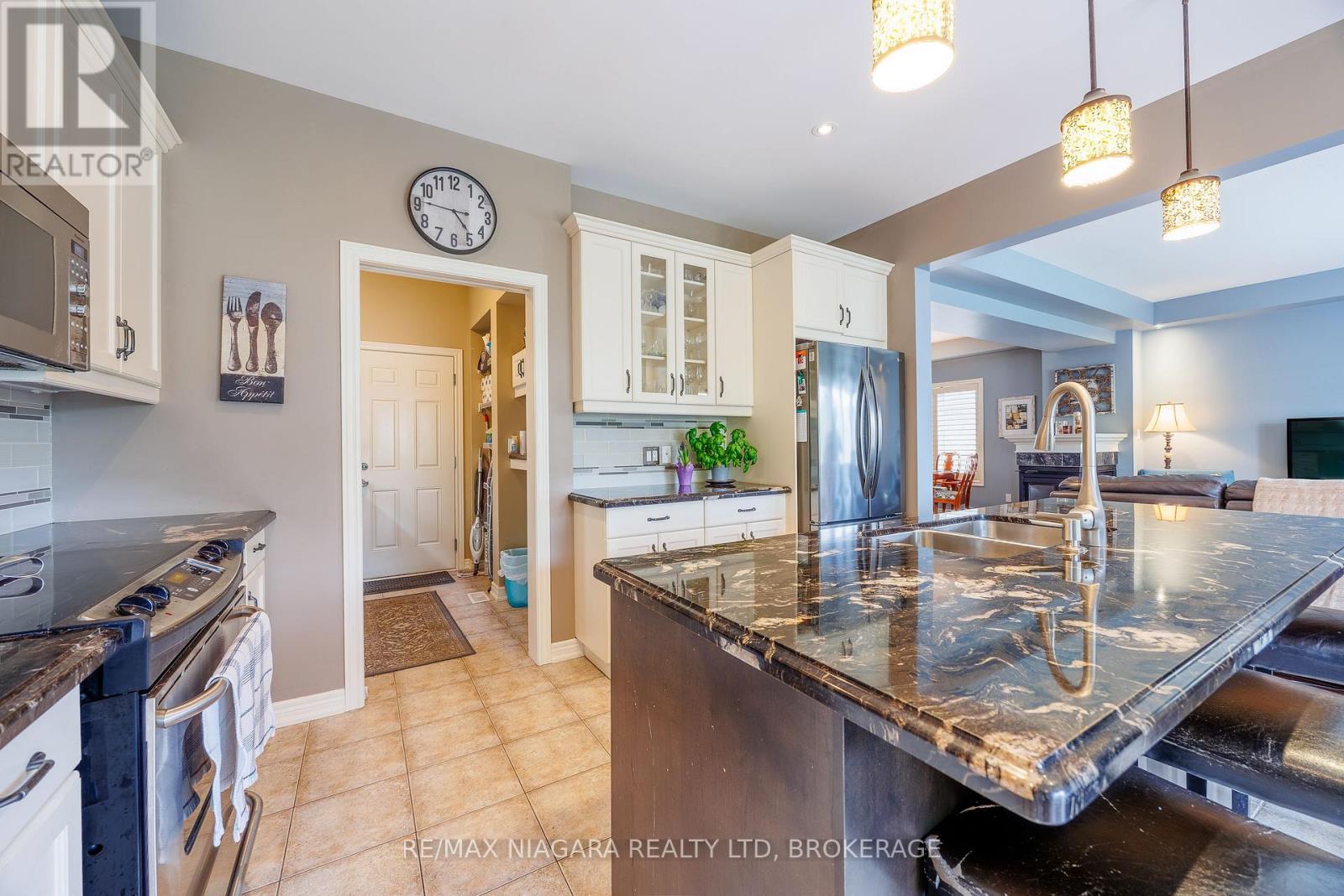 5744 JAKE CRESCENT - 14