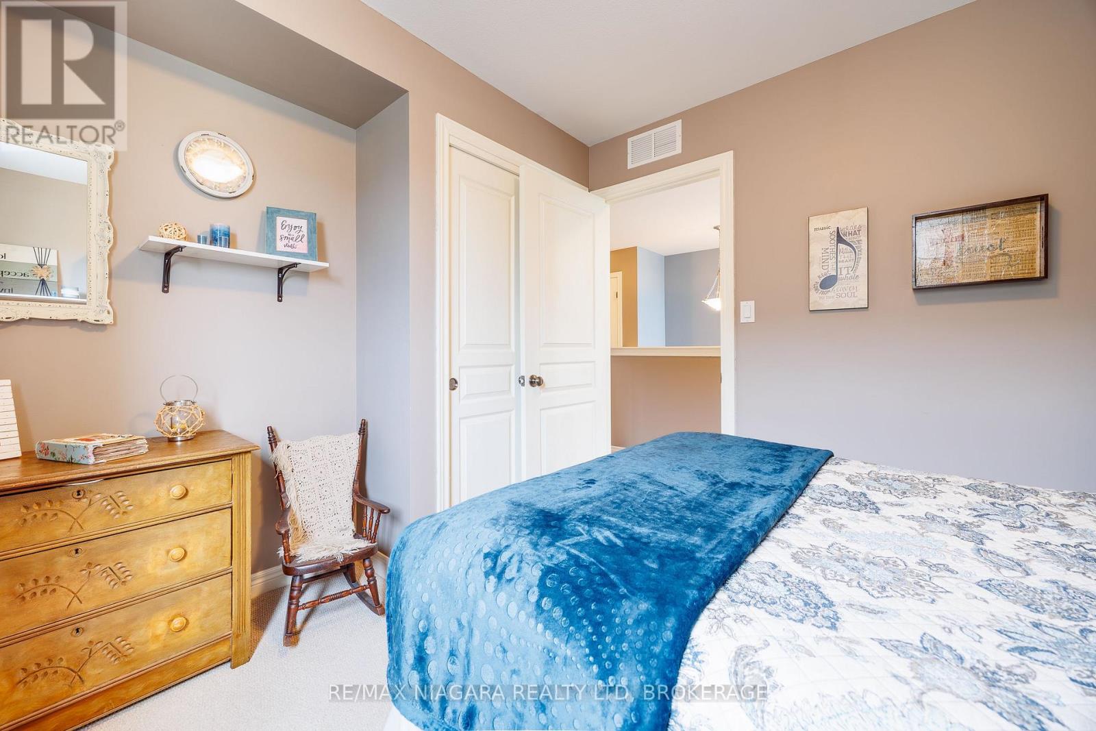 5744 JAKE CRESCENT - 22