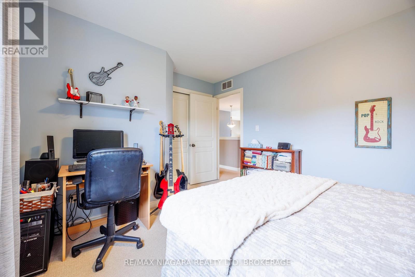 5744 JAKE CRESCENT - 25