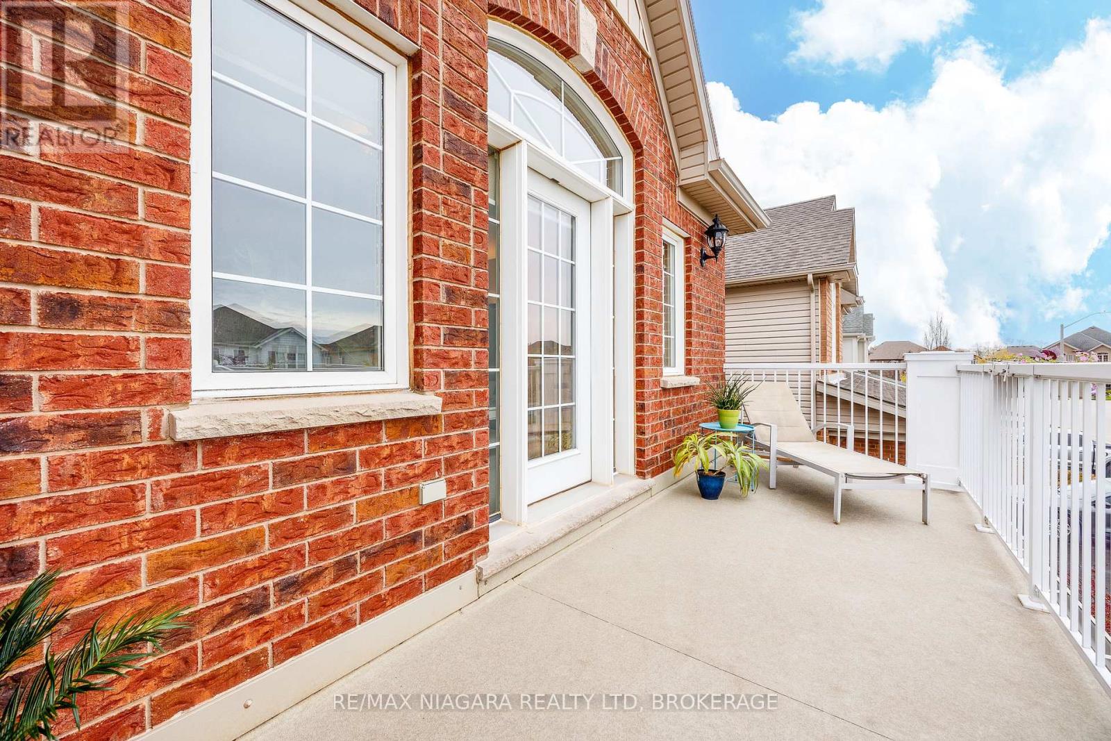 5744 JAKE CRESCENT - 32