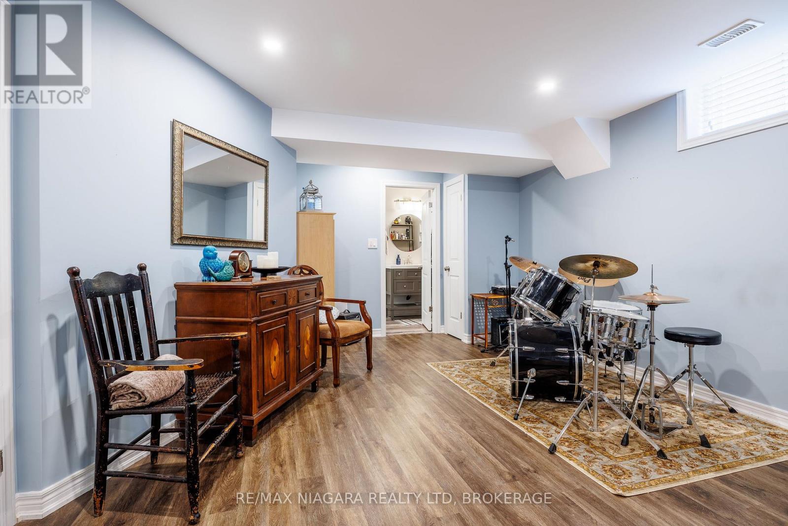 5744 JAKE CRESCENT - 36