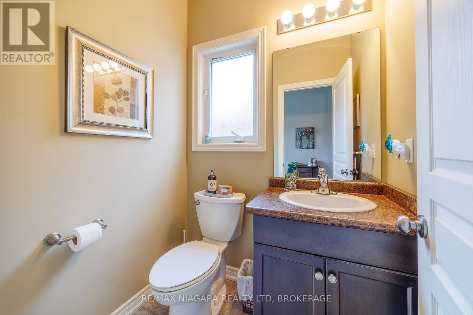 5744 JAKE CRESCENT - 4