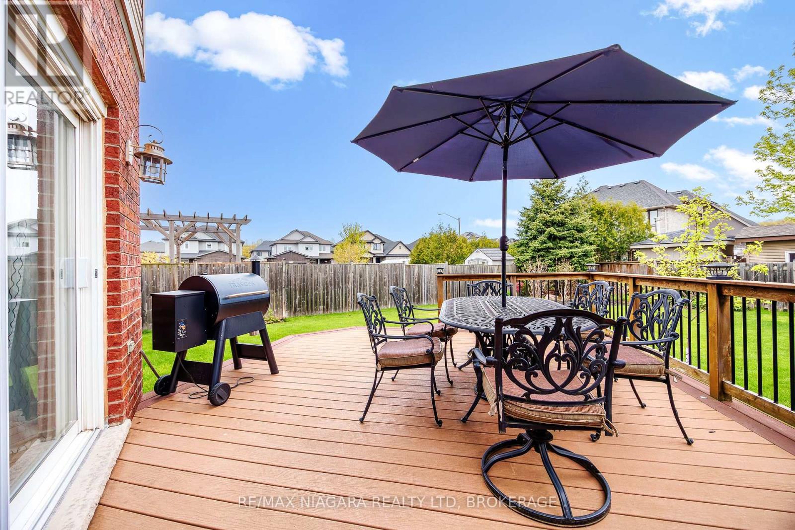 5744 JAKE CRESCENT - 42