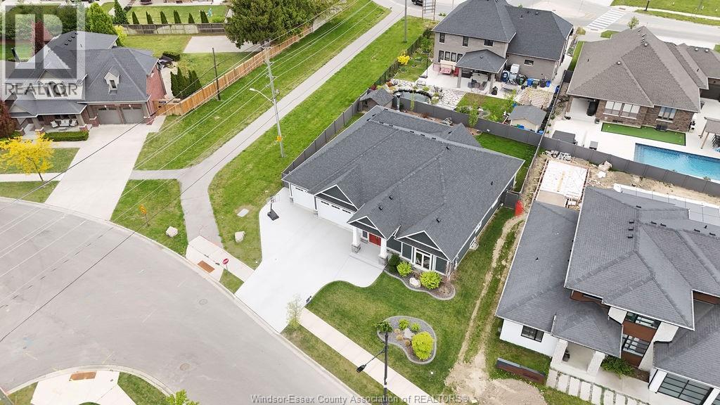 6072 Silver Maple, LaSalle, Ontario, N9H0C1 — Photo 2