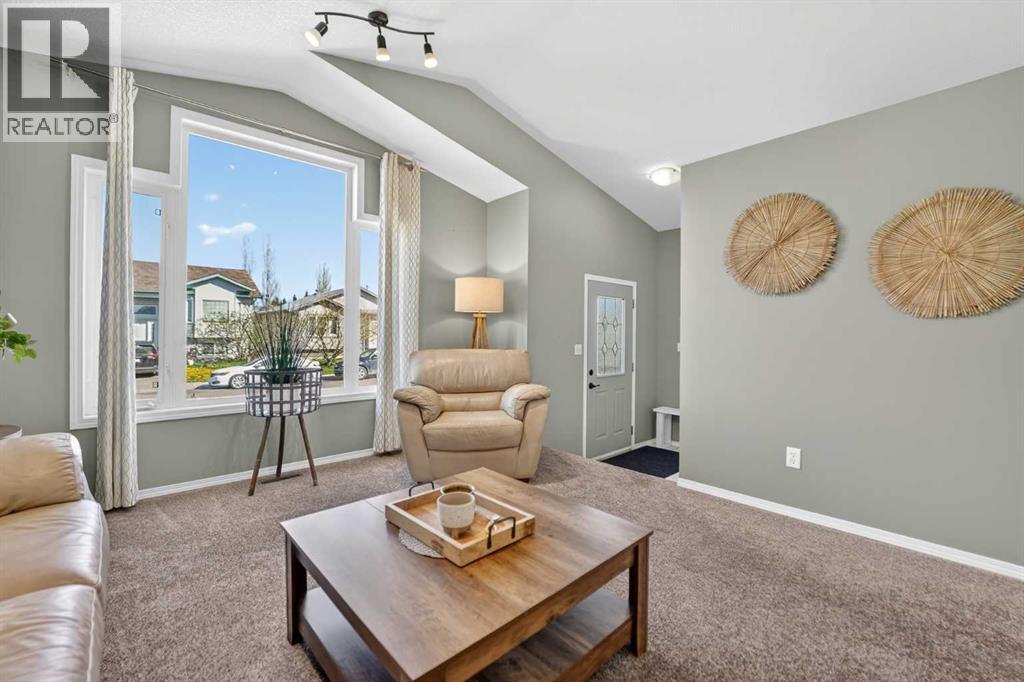 135 Blackfoot Court W - 9