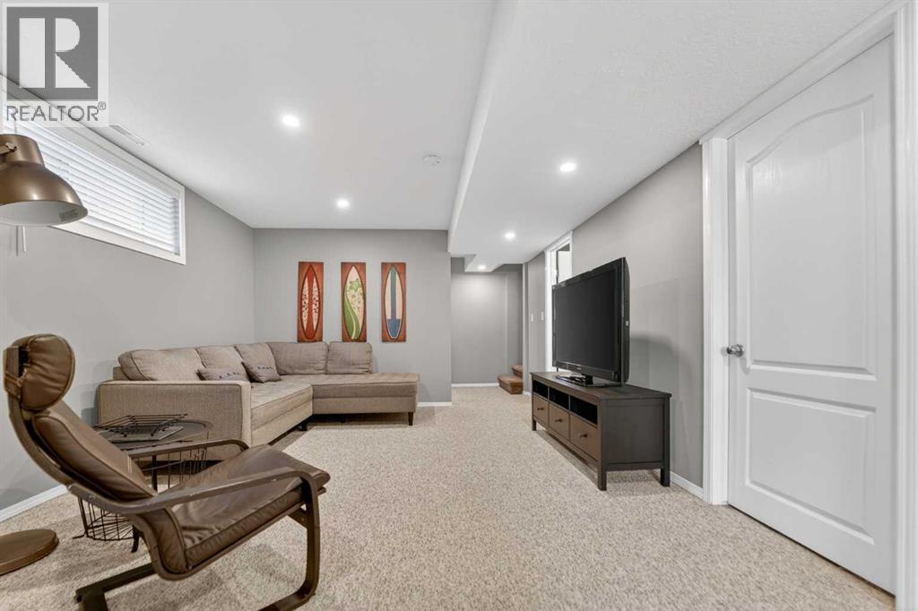 135 Blackfoot Court W - 32