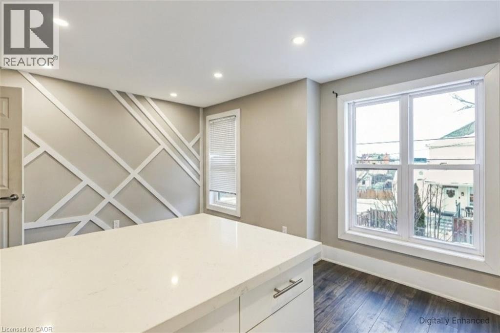 27 ASHLEY Street - 11
