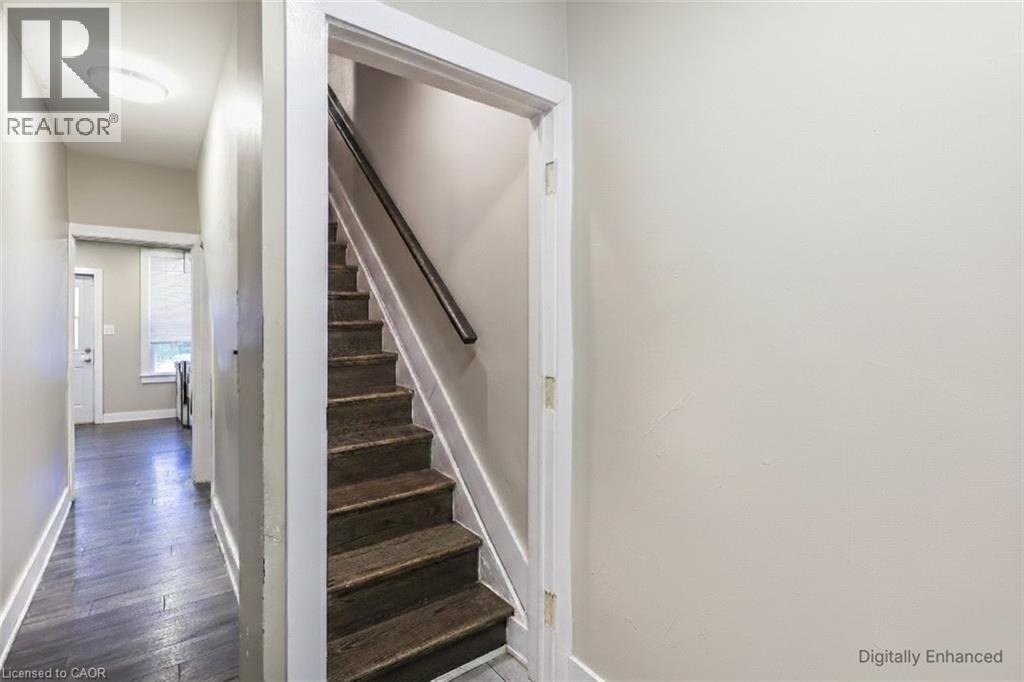 27 ASHLEY Street - 2