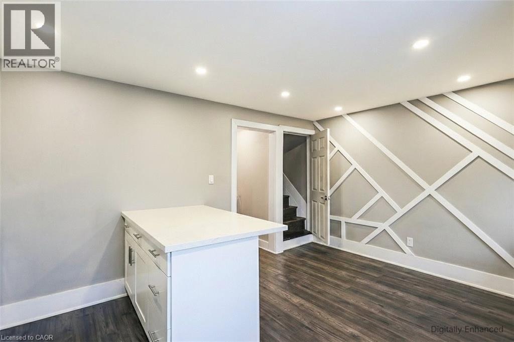 27 ASHLEY Street - 10