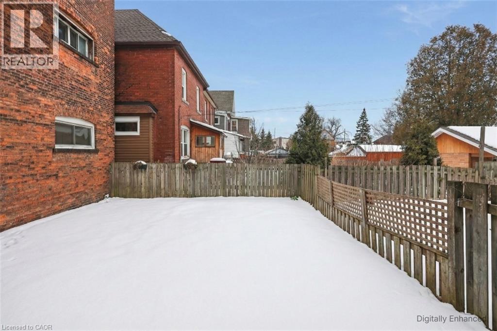27 ASHLEY Street - 22