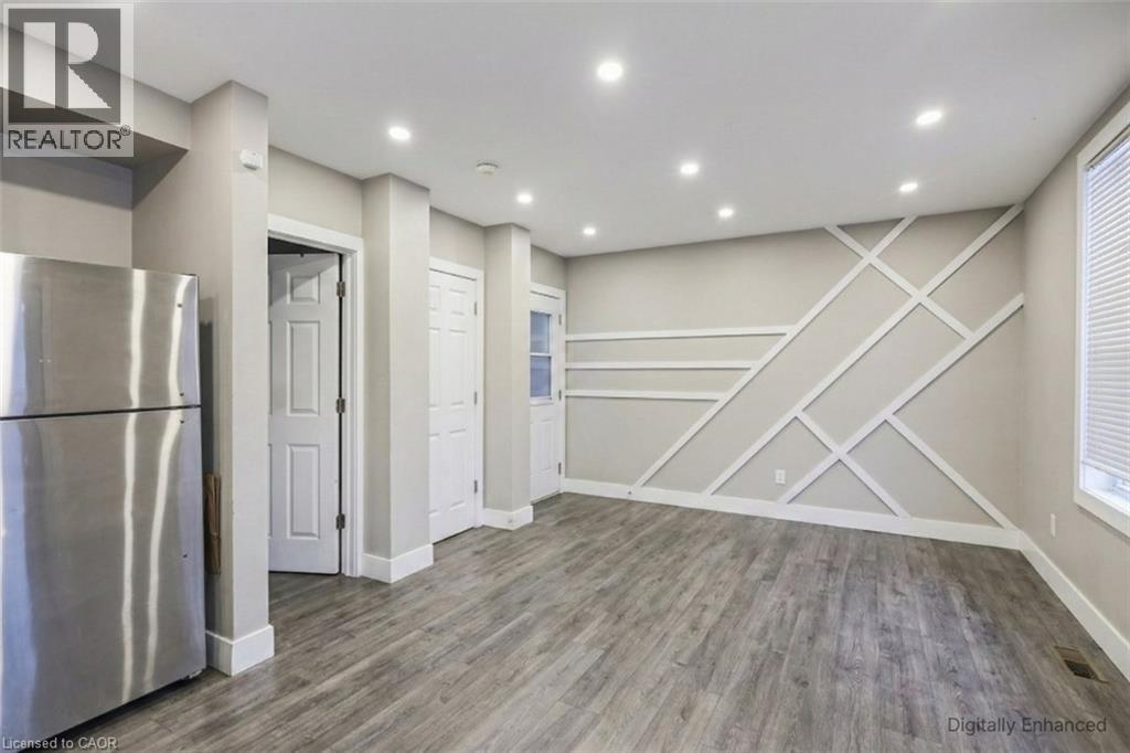 27 ASHLEY Street - 6