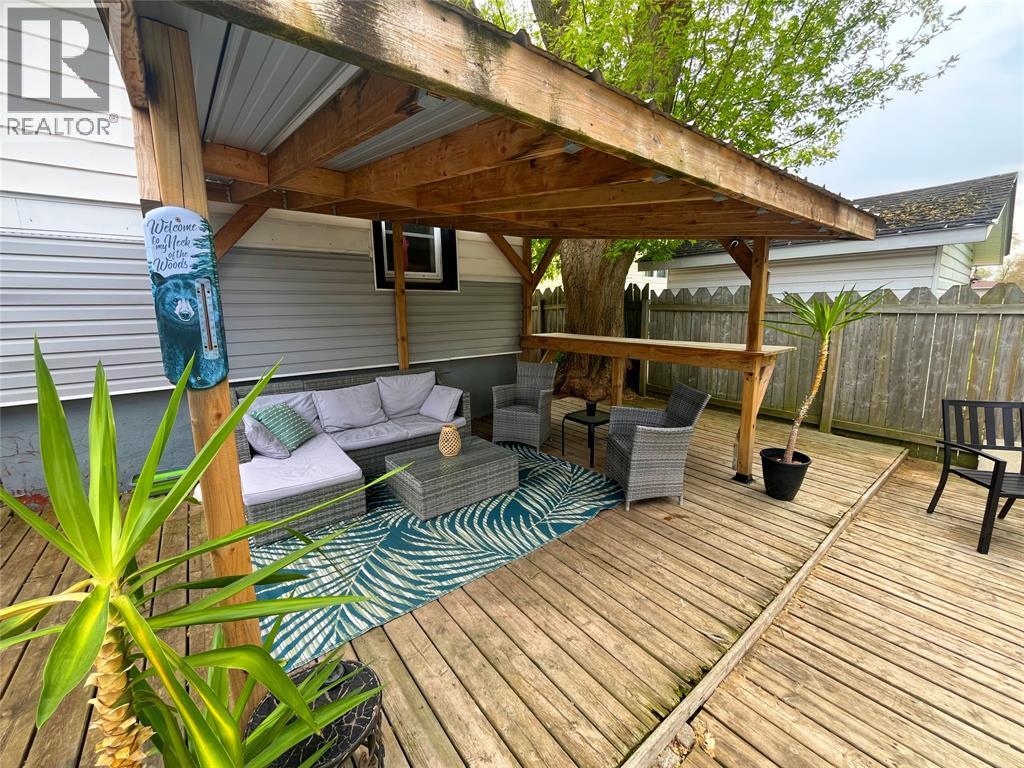 993 Murphy ROAD, Sarnia, Ontario, N7S2Y3 — Photo 2