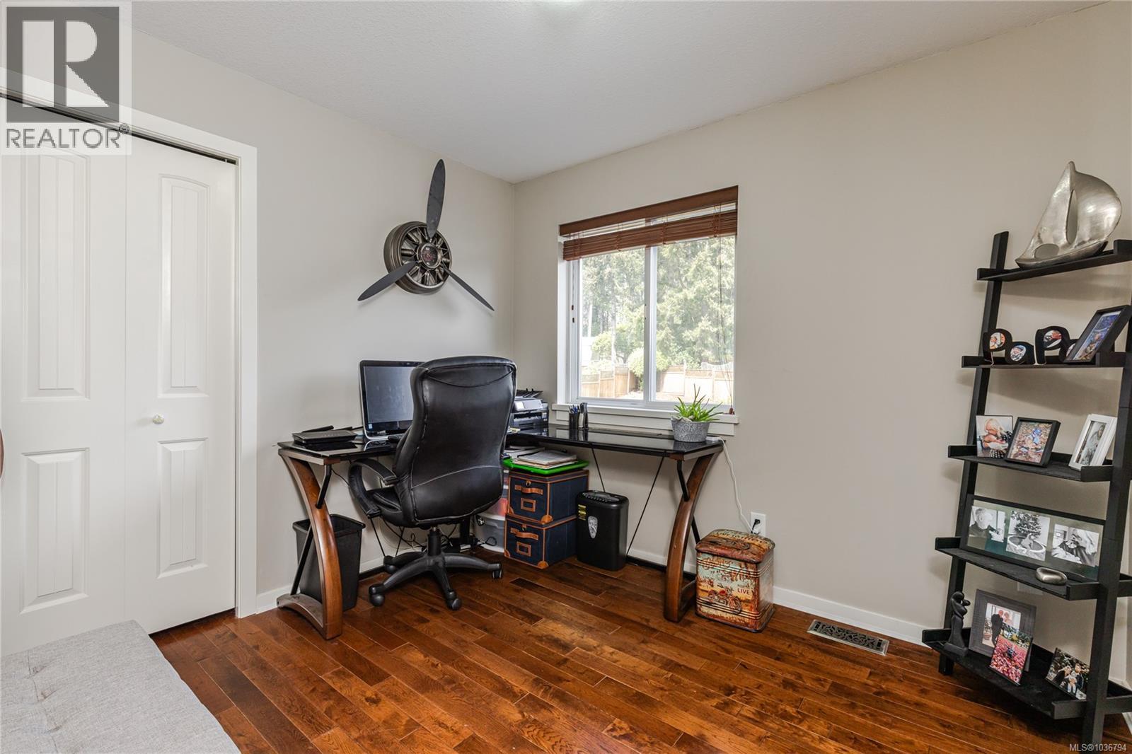 1725 Mossy Pl - 18