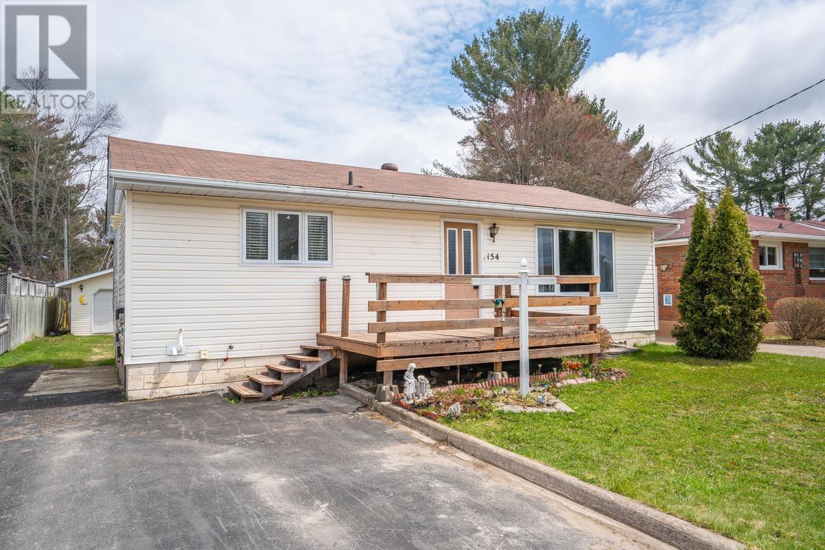 154 Manitou DR, Sault Ste. Marie, Ontario, P6B5K9 — Photo 2