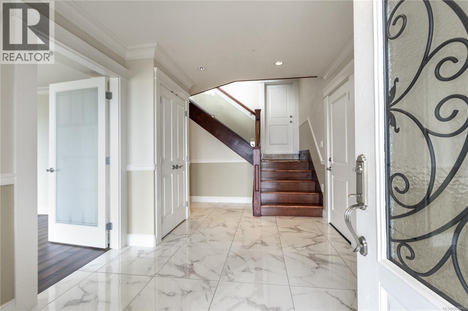 5013 Laguna Way - 8