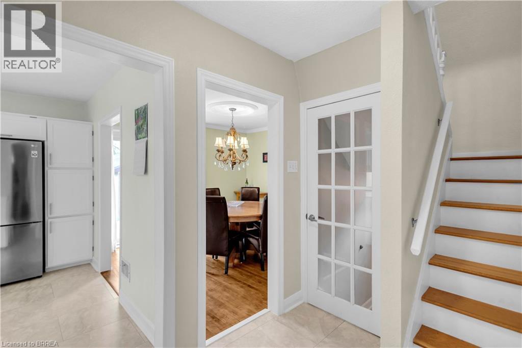 18 SOUTH Drive, Kitchener, Ontario, N2M4B5 — Photo 7