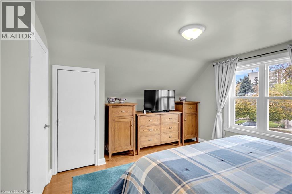 18 SOUTH Drive, Kitchener, Ontario, N2M4B5 — Photo 8