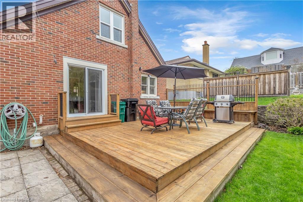 18 SOUTH Drive, Kitchener, Ontario, N2M4B5 — Photo 4