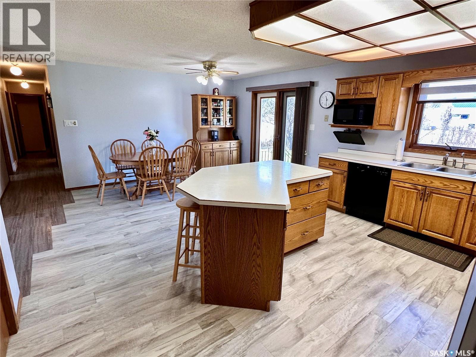 334 Young STREET - 10