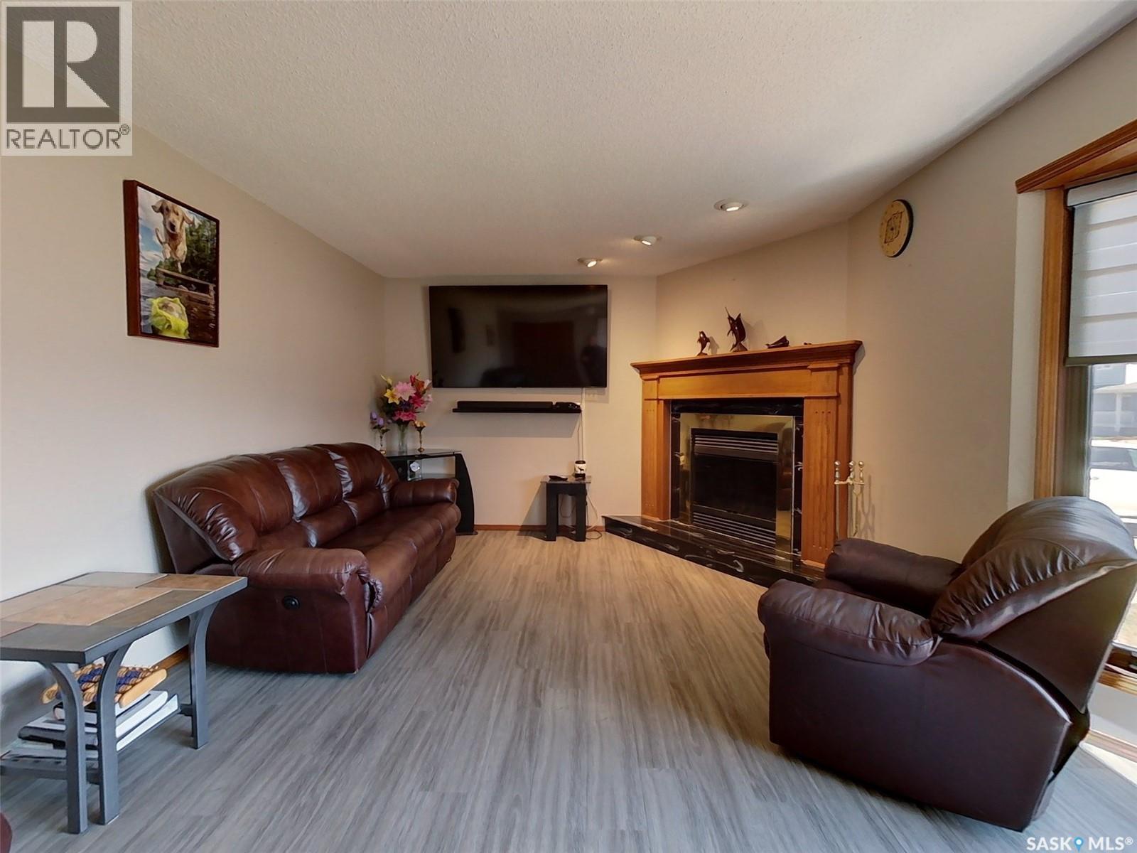 334 Young STREET - 14