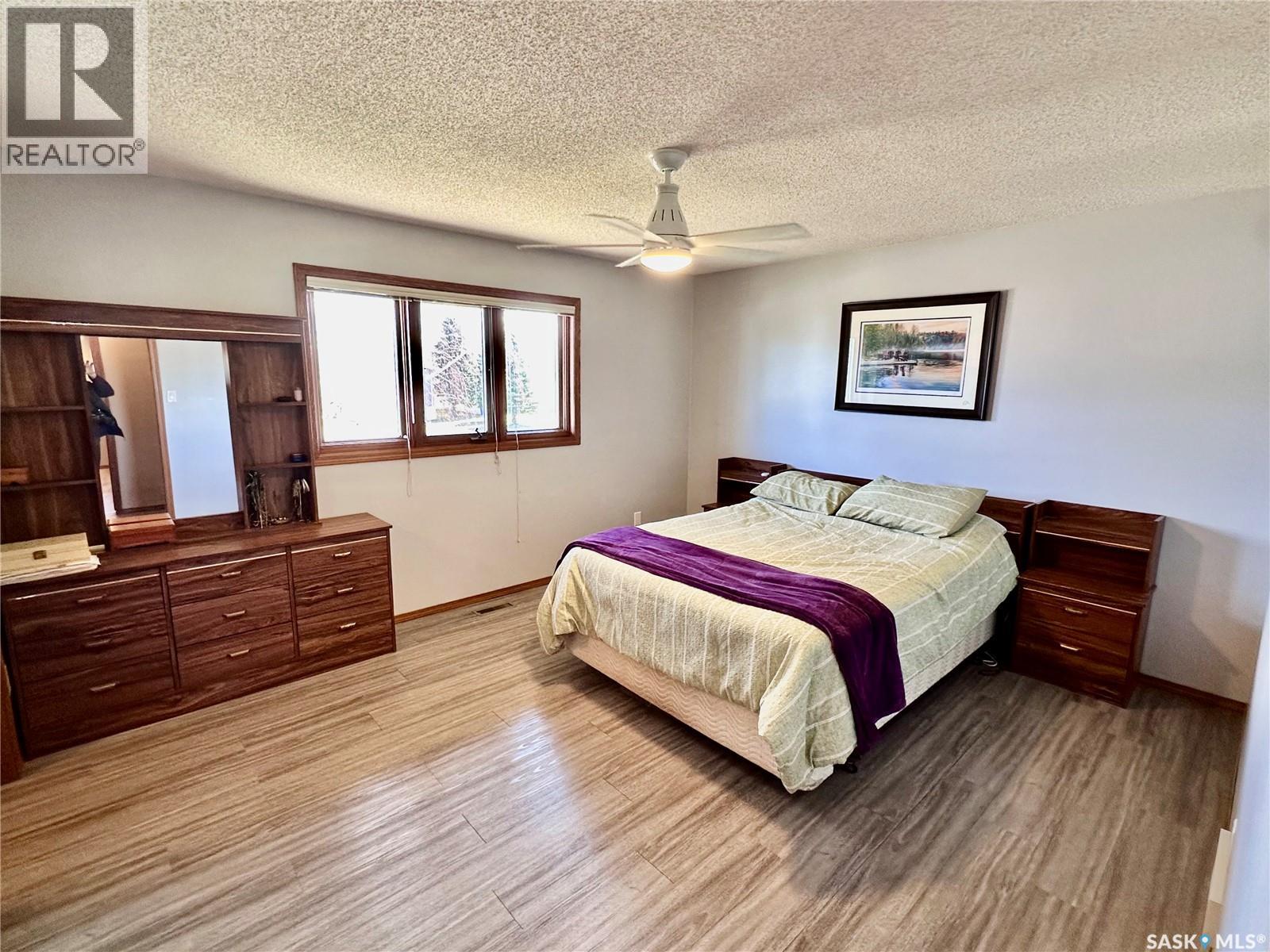 334 Young STREET - 18
