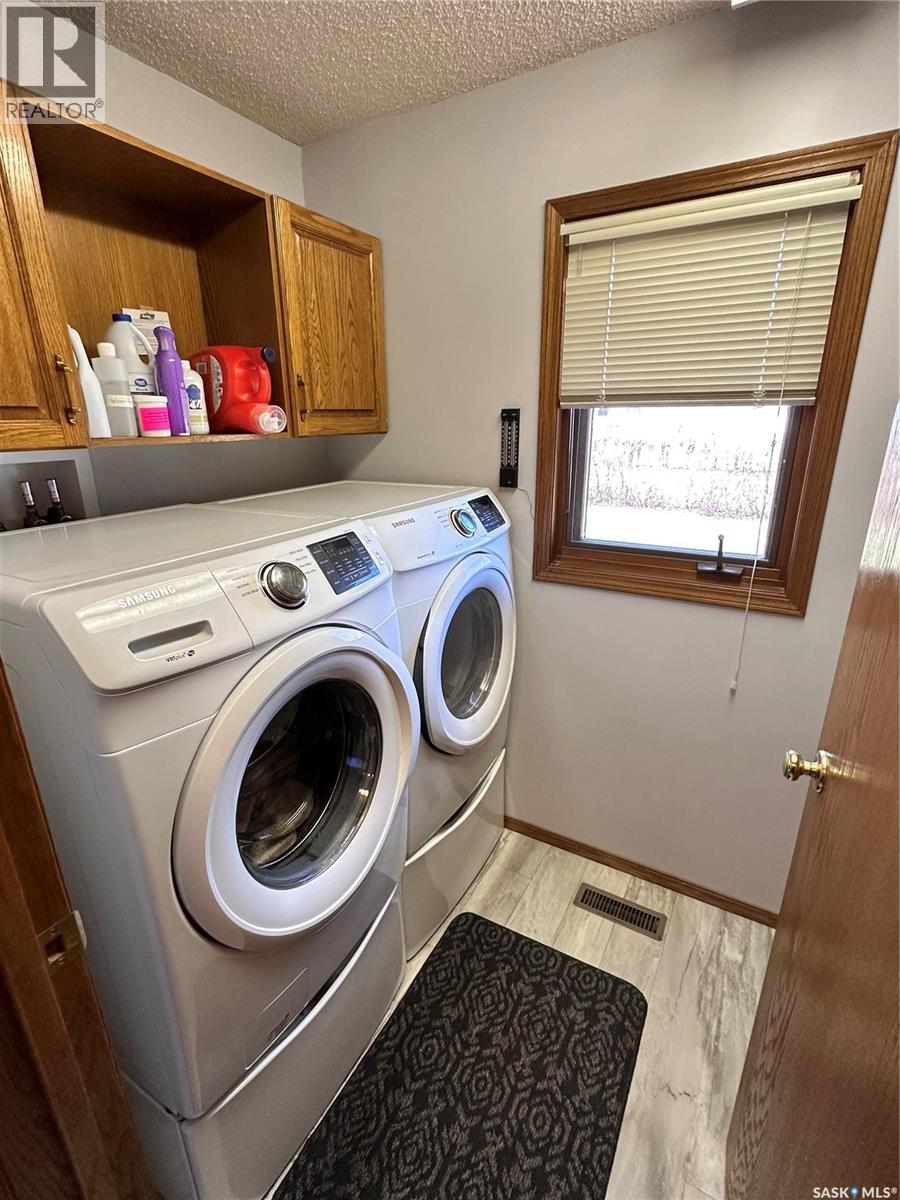 334 Young STREET - 27