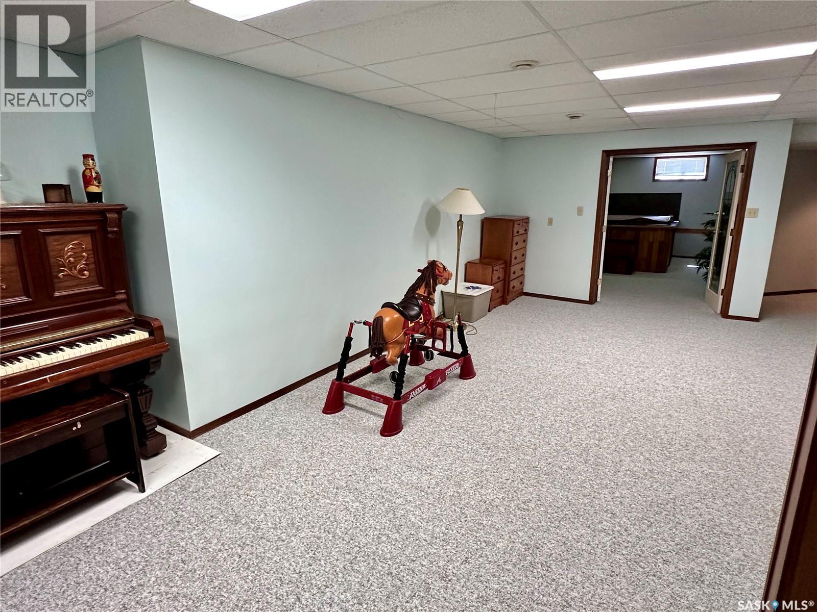 334 Young STREET - 29