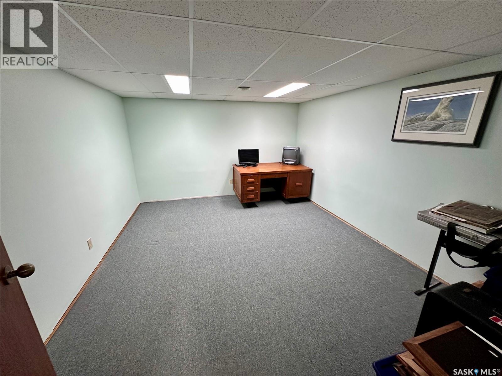 334 Young STREET - 33