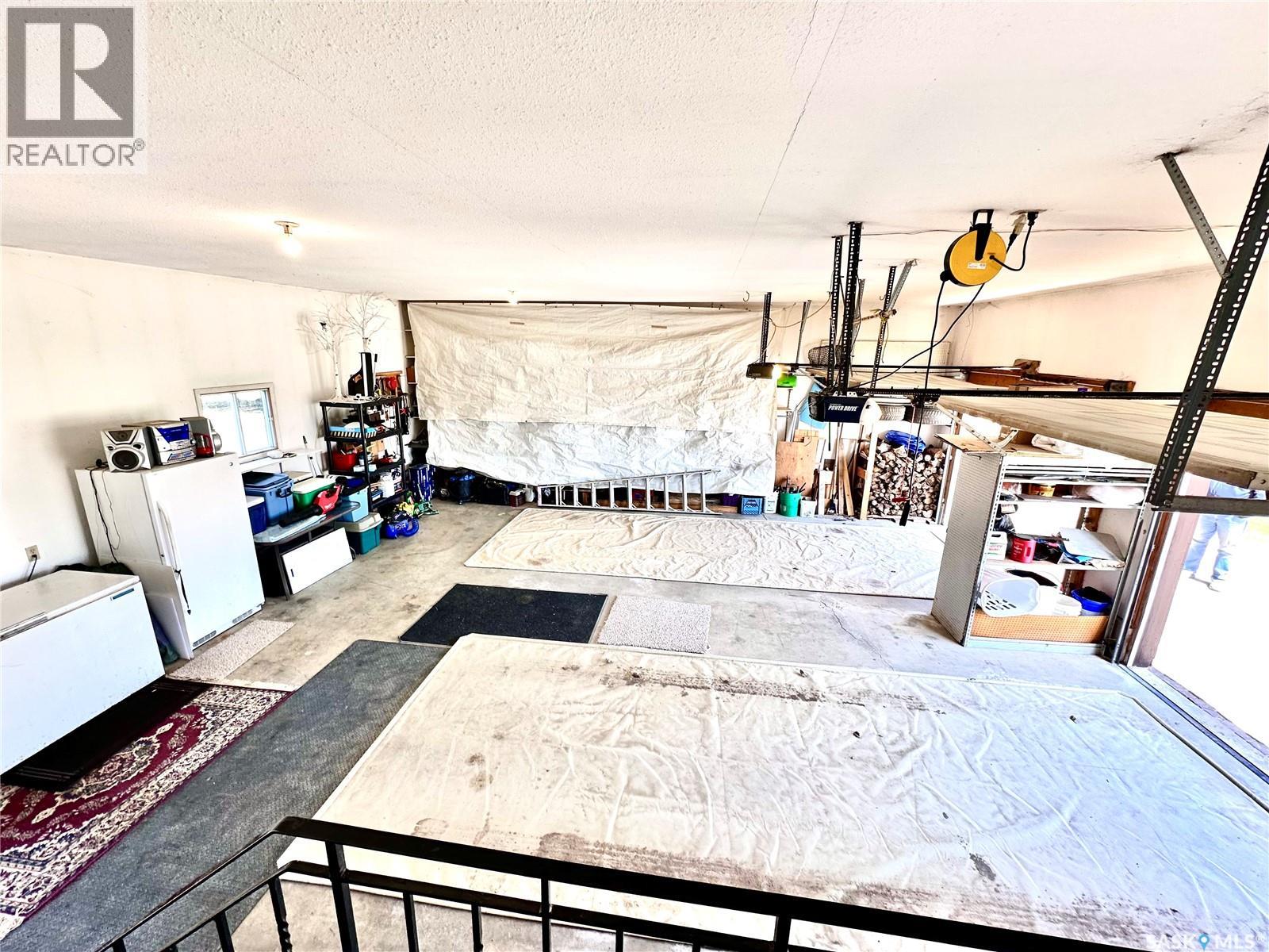 334 Young STREET - 35