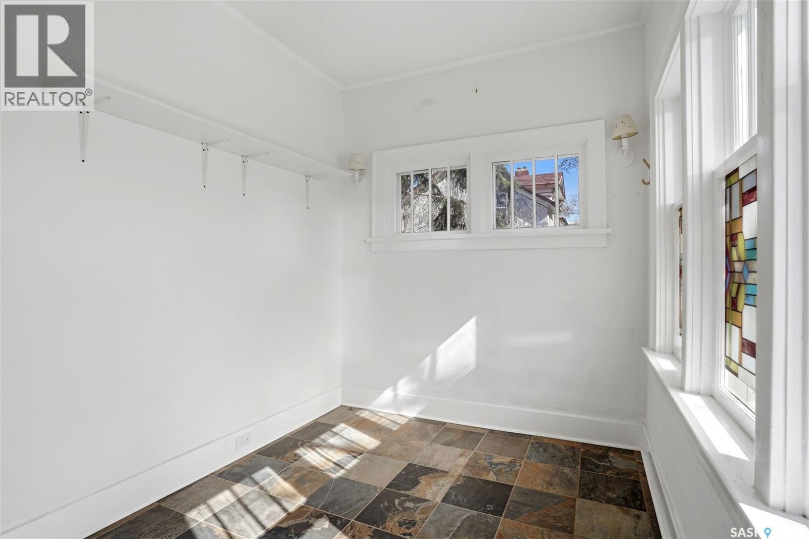 2336 Winnipeg STREET - 6