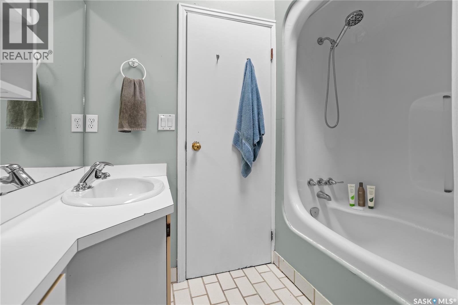2848 Retallack STREET - 32
