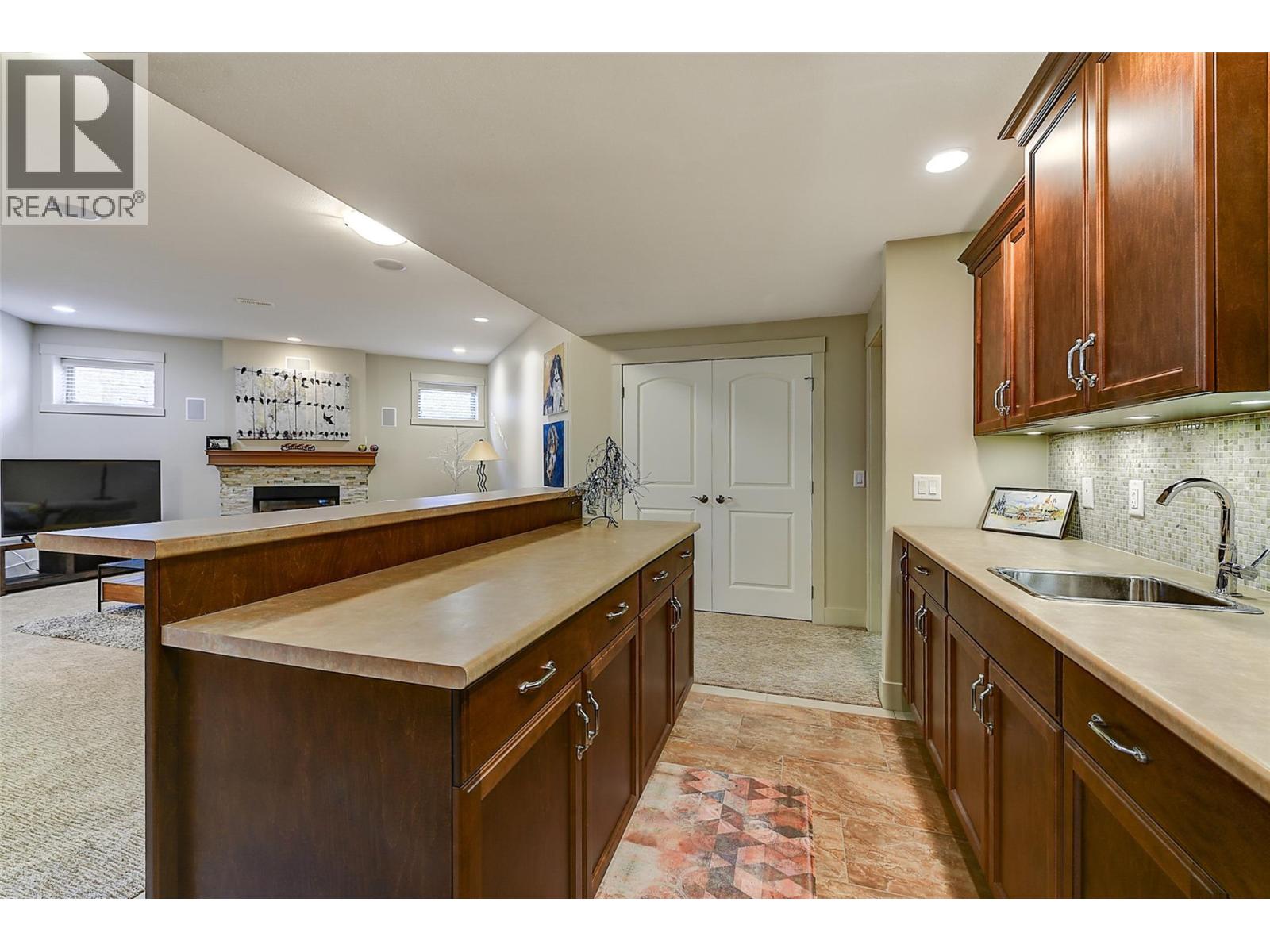 1147 Glenview Court, Kelowna