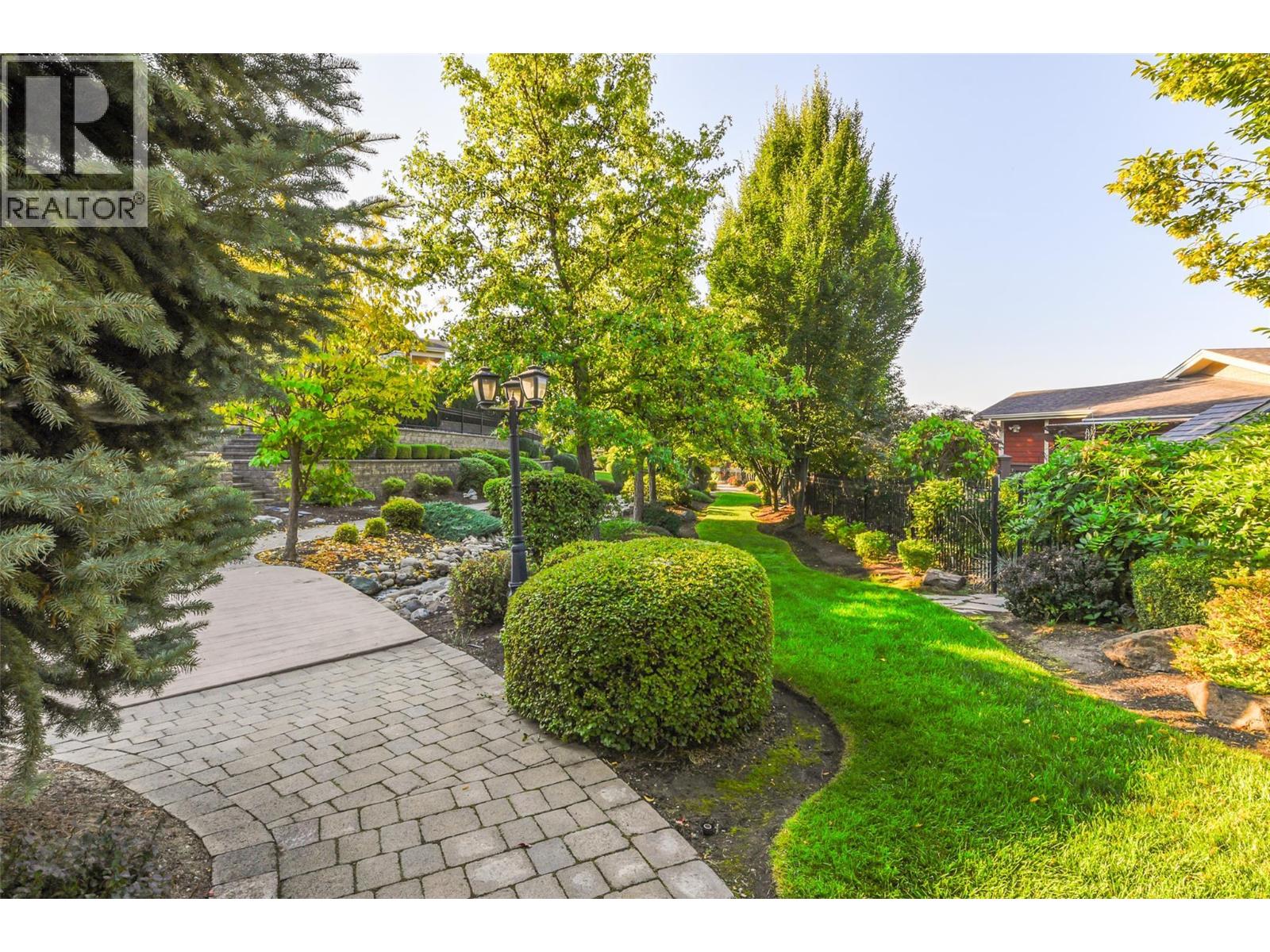 1147 Glenview Court, Kelowna