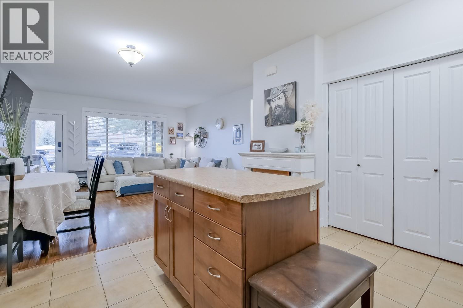 3350 Woodsdale Road Unit# 202, Lake Country