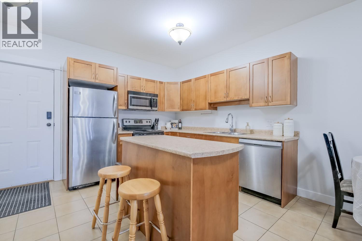 3350 Woodsdale Road Unit# 202, Lake Country