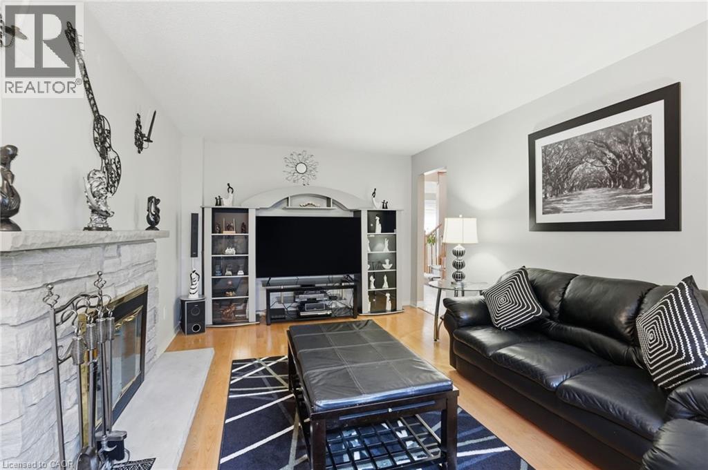 3277 FOLKWAY Drive, Burlington, Ontario, L7M3J2 — Photo 2