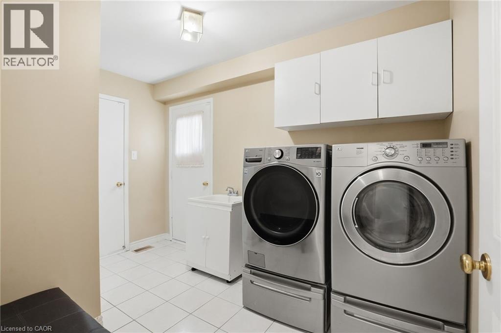 3277 FOLKWAY Drive, Burlington, Ontario, L7M3J2 — Photo 32