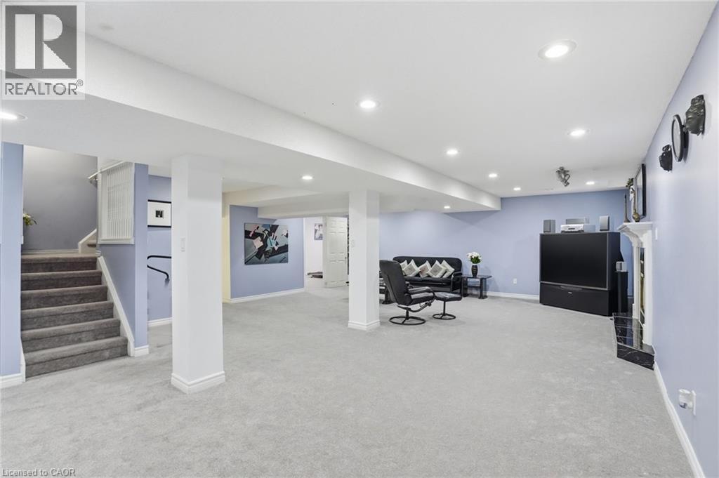 3277 FOLKWAY Drive, Burlington, Ontario, L7M3J2 — Photo 35