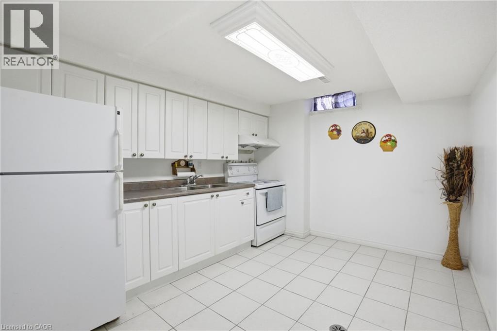 3277 FOLKWAY Drive, Burlington, Ontario, L7M3J2 — Photo 13