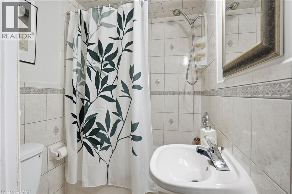 3277 FOLKWAY Drive, Burlington, Ontario, L7M3J2 — Photo 10