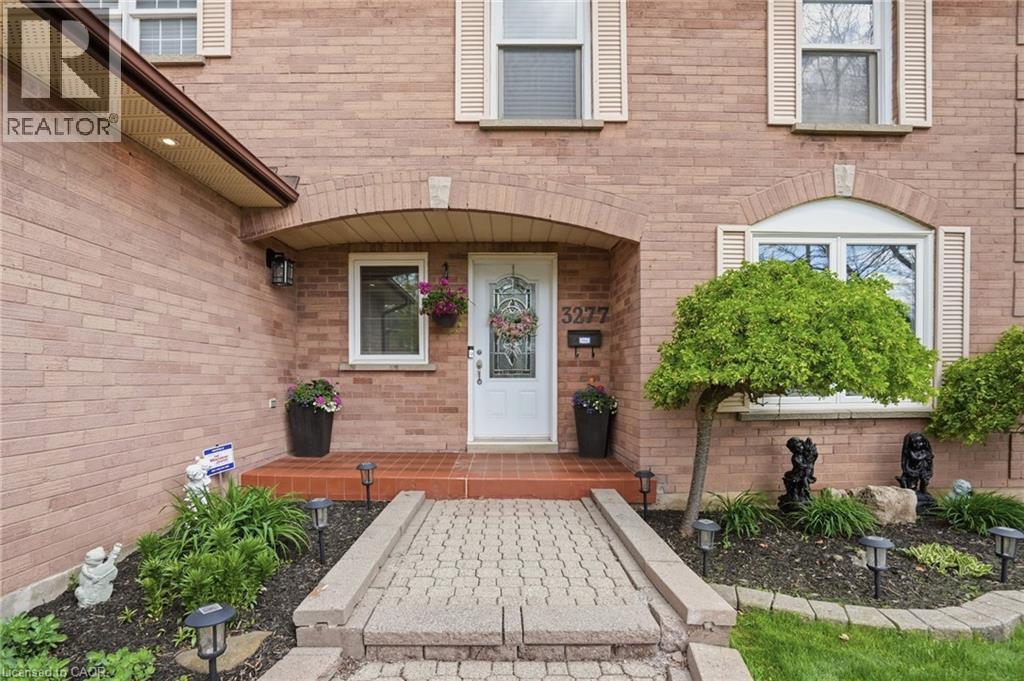 3277 FOLKWAY Drive, Burlington, Ontario, L7M3J2 — Photo 11