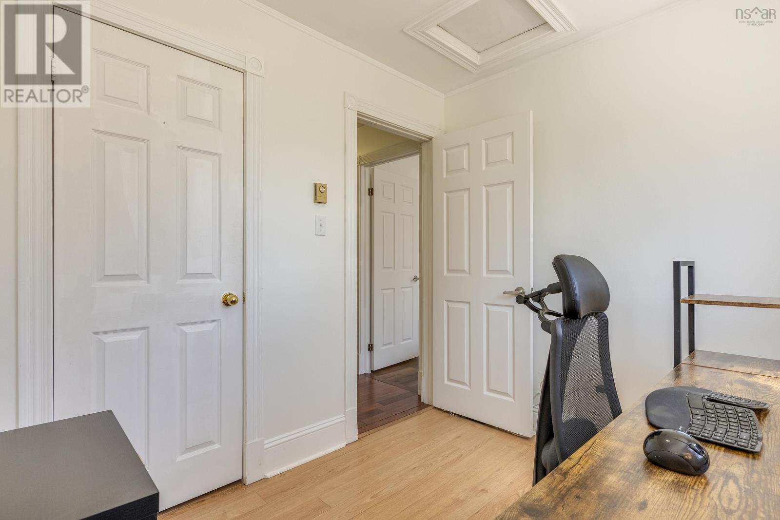 Property 22 of 48 of 3164 Cornwallis Crescent