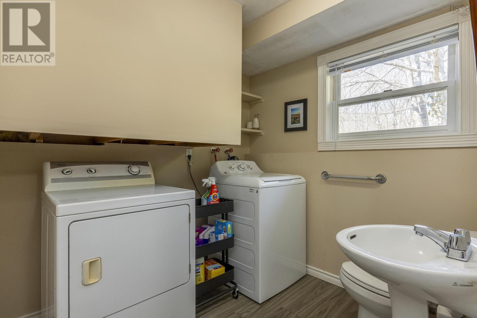 Property 5 of 48 of 3164 Cornwallis Crescent