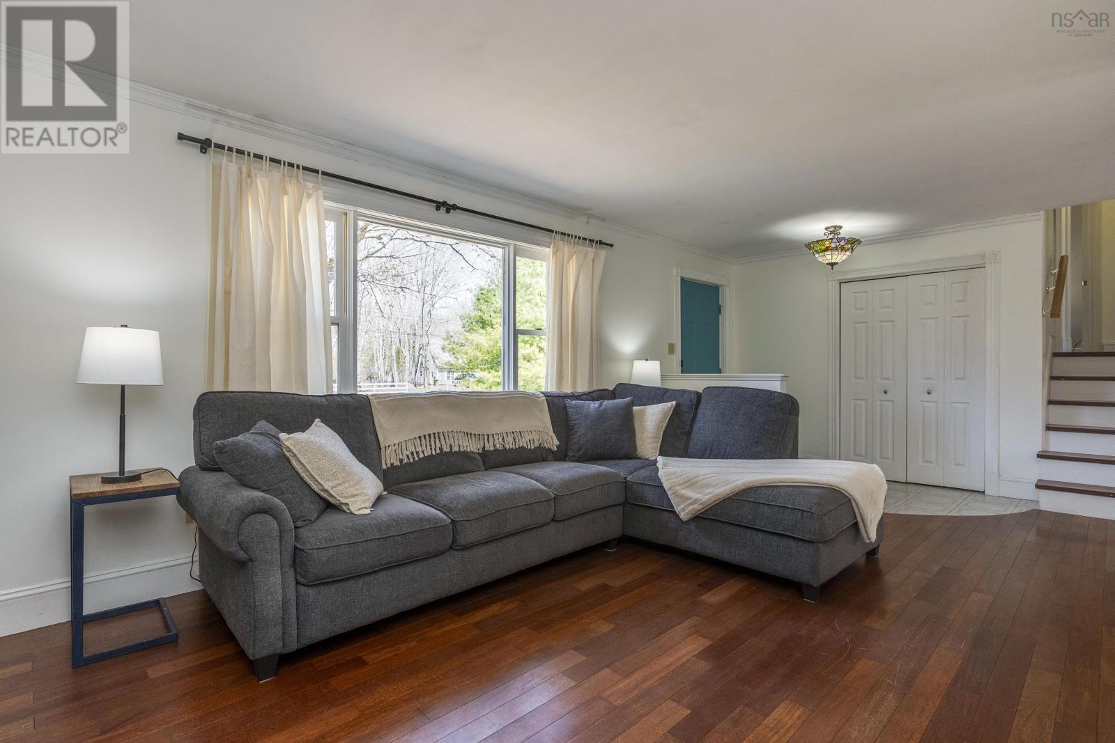 3164 Cornwallis Crescent - 8