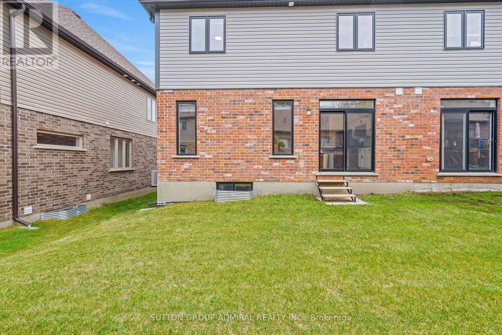 1026 WRIGHT DRIVE - 23