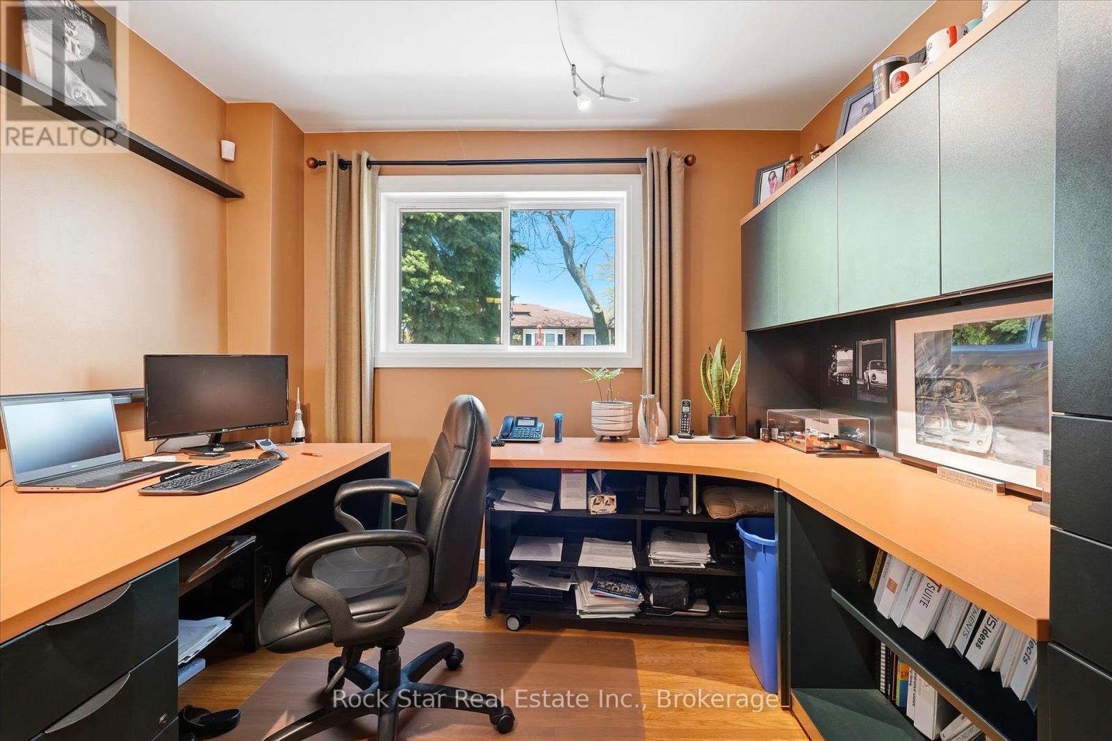 36 LANGEVIN CRESCENT - 21