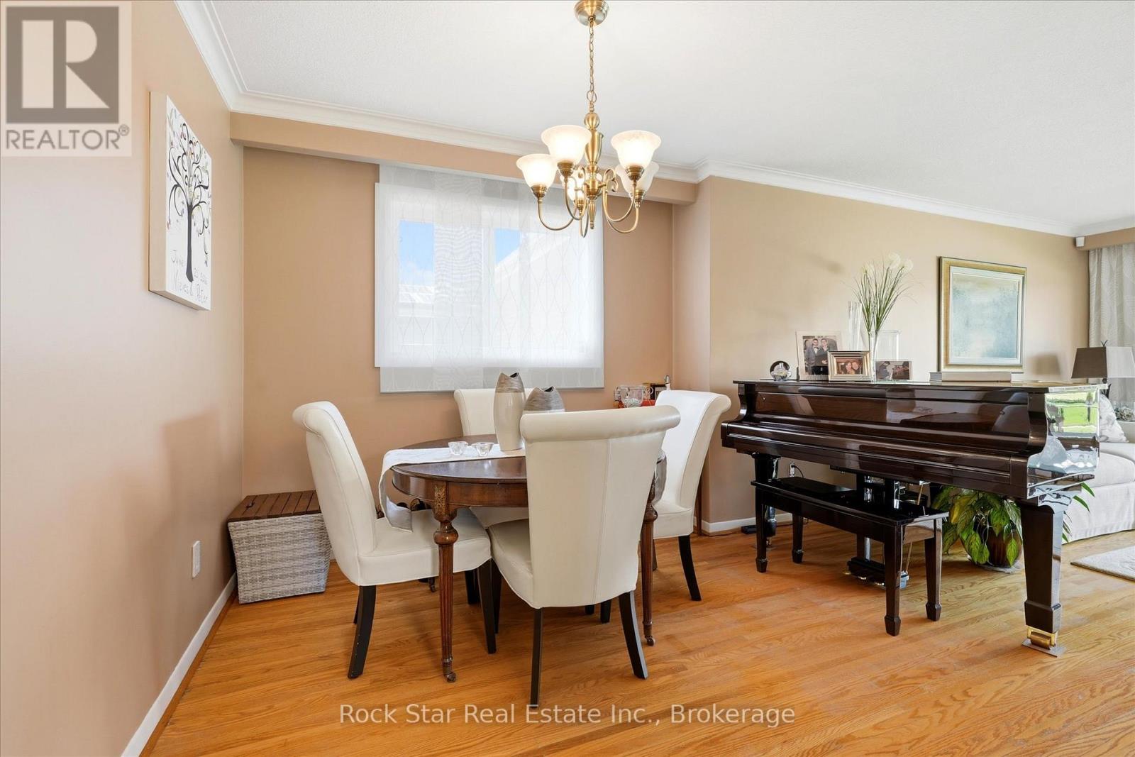 36 LANGEVIN CRESCENT - 6